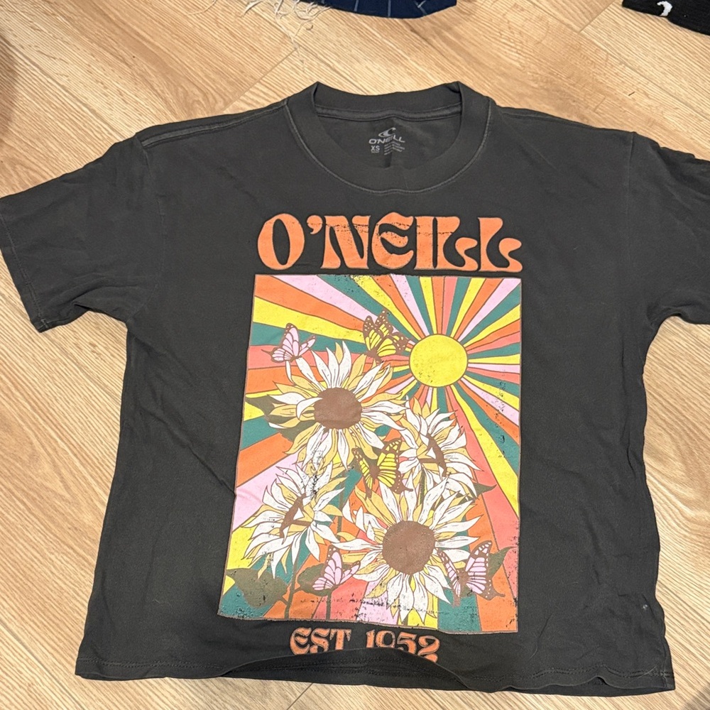 O'Neill Charcoal Tee with Vibrant Sunflower 1952 Graphic